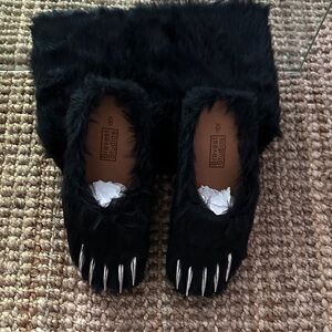 Bravest Studios Bear Claw Mule (Black)